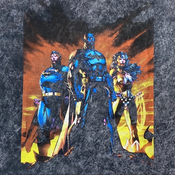 DC Comic Superman Batman and Wonder Women T-Shirt - Picture 3 of 4